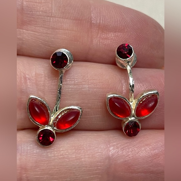 2/$15 Six Pairs of Vintage Earrings - Picture 10 of 10